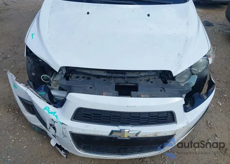 2015 Chevrolet Sonic Lt Auto z USA, uszkodzony, nr VIN 1G1JC5SH0F4218333